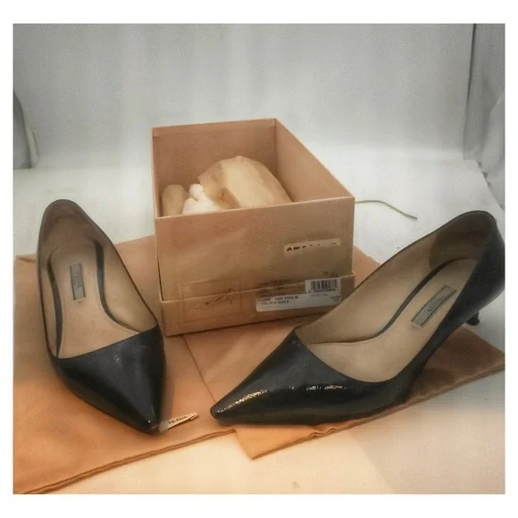 Prada Black Patent Leather Pointed Toe Kitten Heels Pumps EU 37.5 US 7.5 Italy - Picture 5 of 12